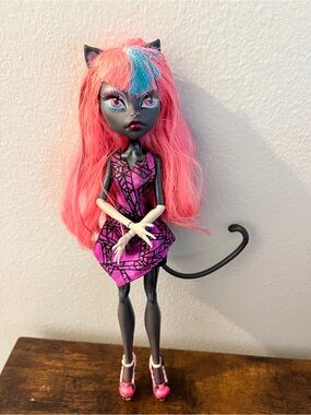 Monster High Catty Noir Doll G1 Boo York City Schemes